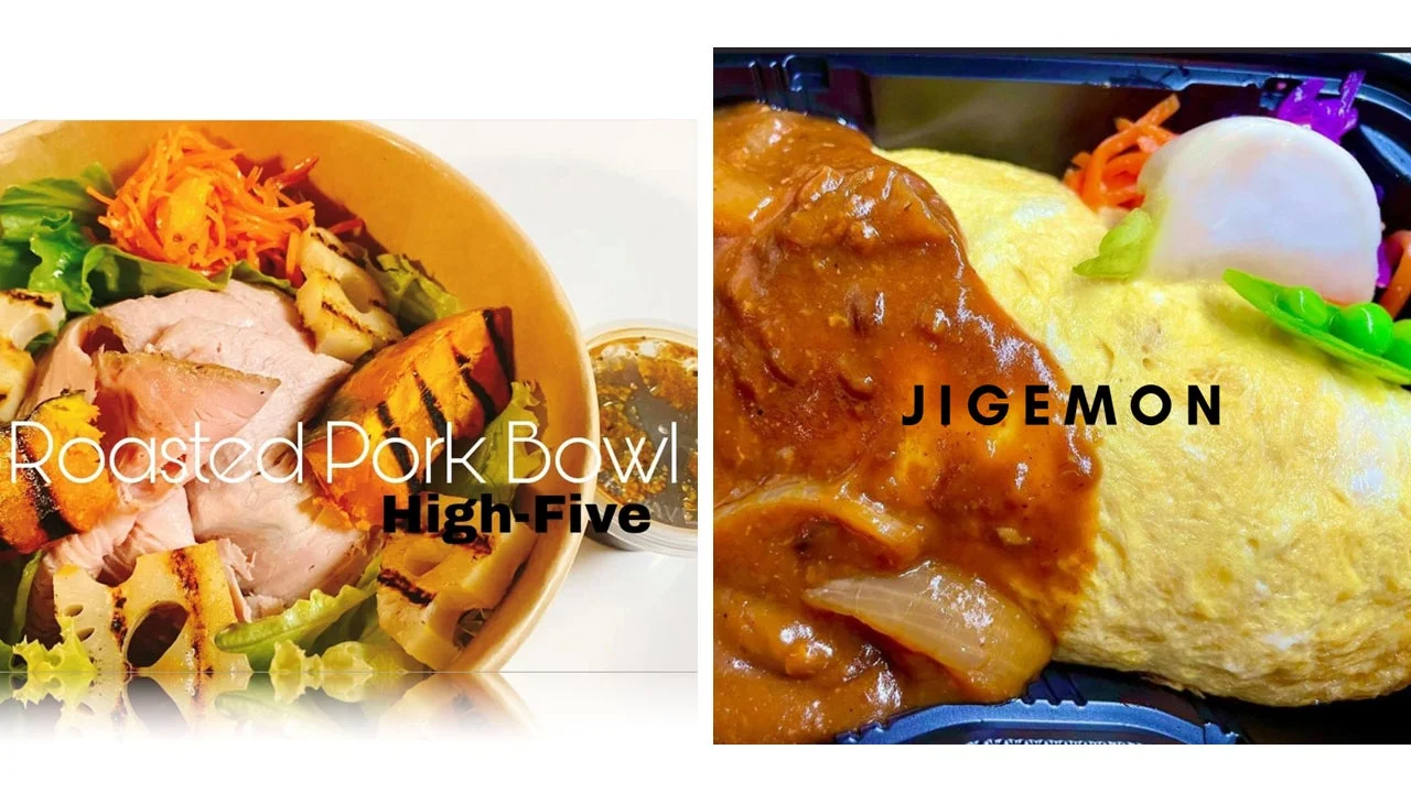 ローストポークと野菜が彩り豊かに盛り付けられた丼と、デミグラスソースのようなものがかかったオムライスが並んでいます。どちらも美味しそうな食事で、テイクアウト容器に入っているように見えます。
