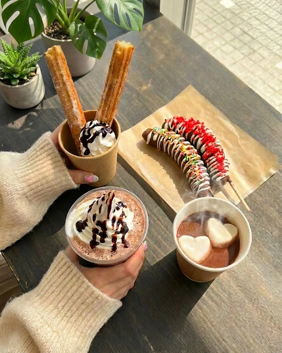 チュロス、チョコバナナ、ホットチョコレート