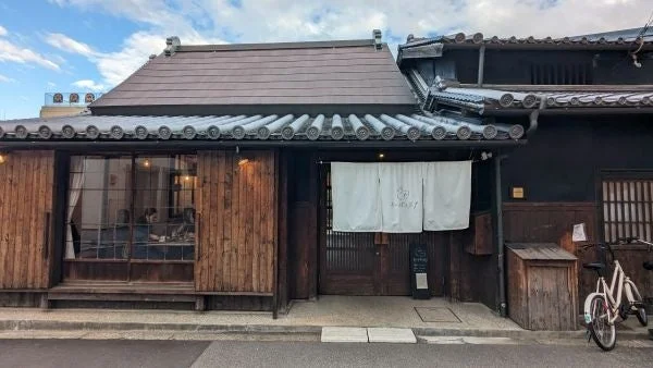 あひる菓子店の外観