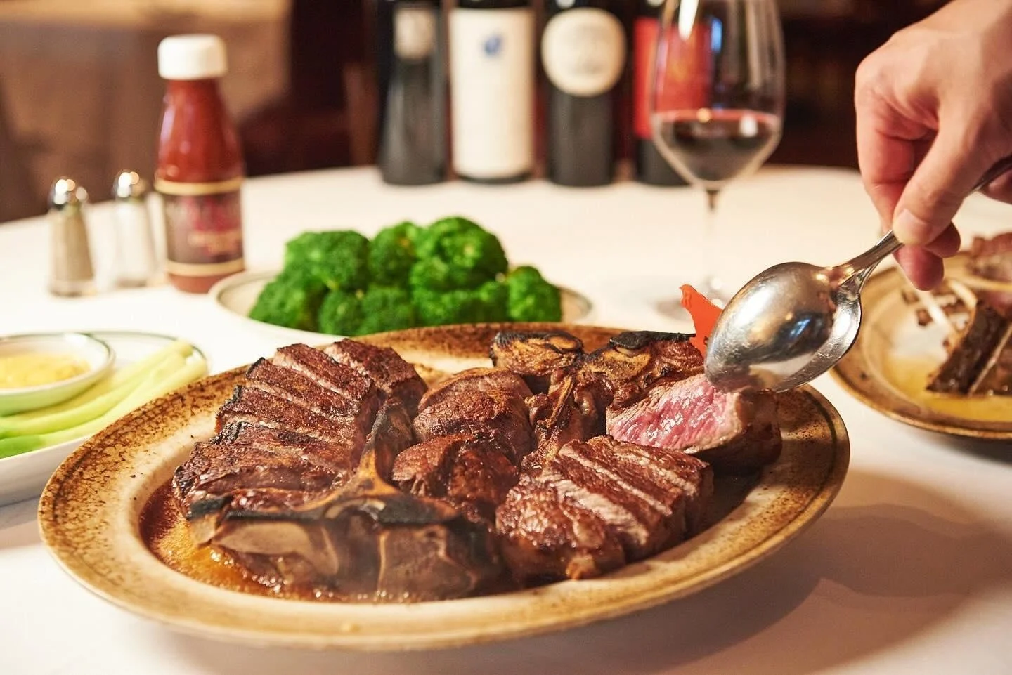 ステーキ、肉料理、Tボーンステーキ、ディナー