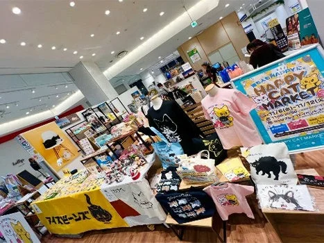 猫グッズが並ぶHAPPY CAT MARKET