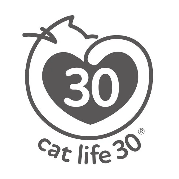 猫のロゴと数字30