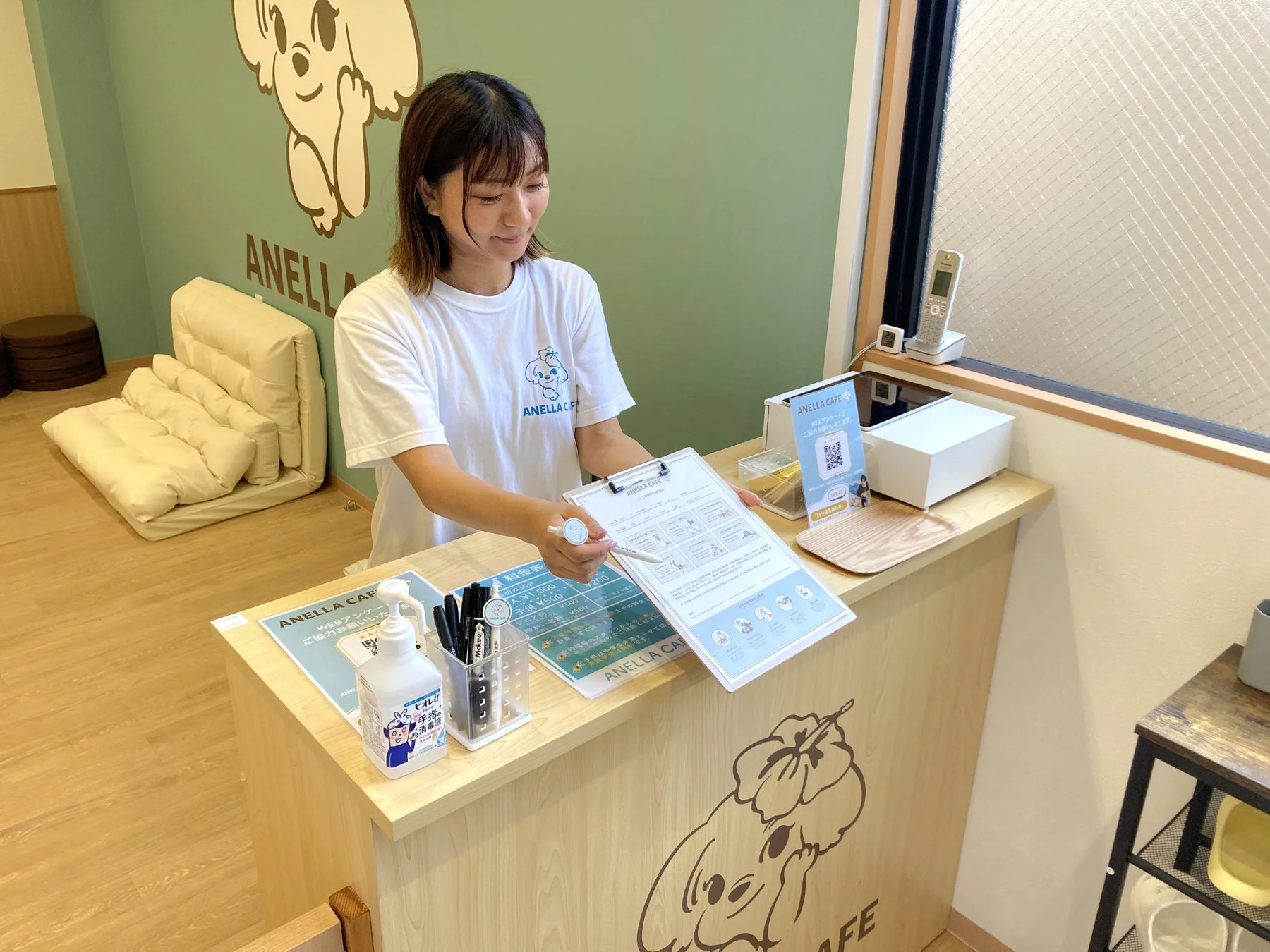 ANELLA CAFE 受付