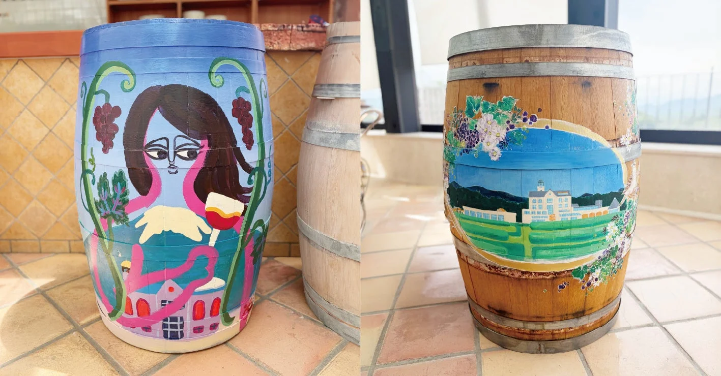 装飾されたワイン樽のアート作品