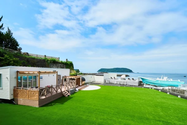 愛犬と南房総の海へ！一棟貸しトレーラーハウスヴィラ「Solana Beach Villa 南房総」で最高の休日を過ごそう！