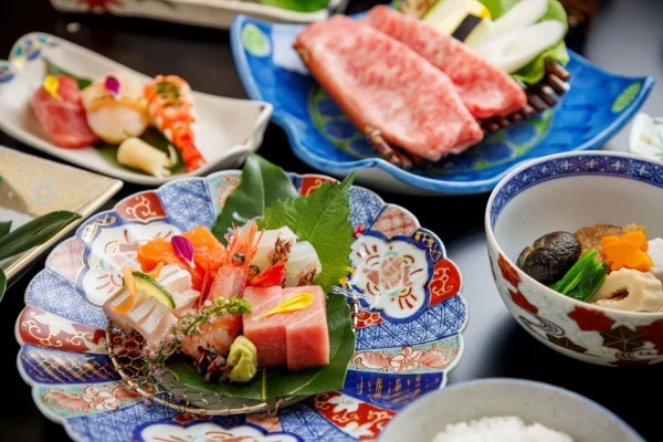 愛犬と秋の味覚を堪能！わんわんリゾート 矢田屋松濤園で豪華会席とずわい蟹を楽しもう